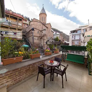 https://room-19.alltbilisihotels.com