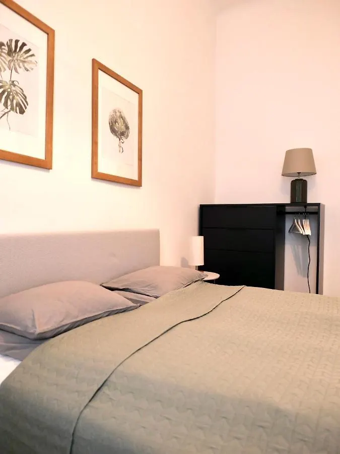 Contemporary City Apartment Vaci Utca Budapest